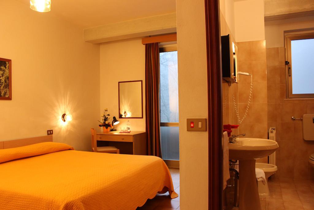 Albergo Ristorante Montecucco Da Tobia Sigillo 部屋 写真